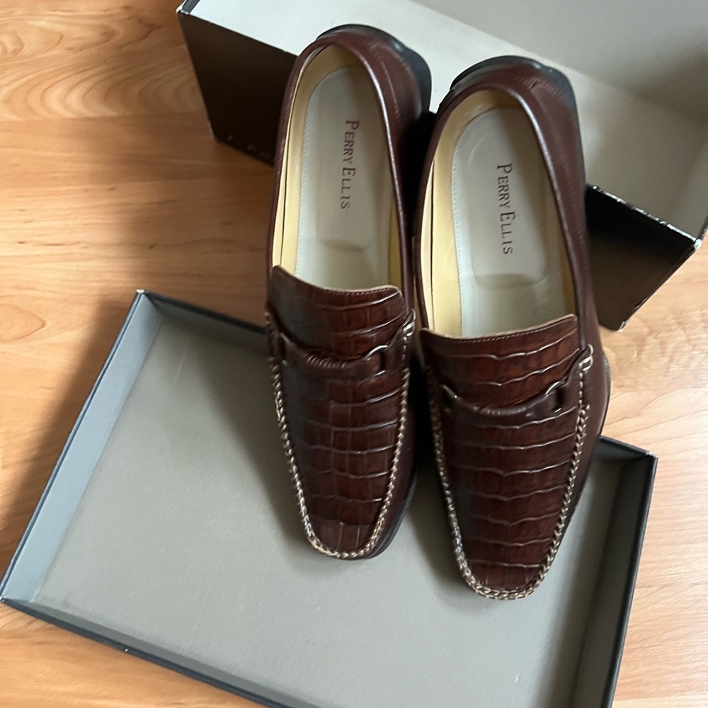 Perry Ellis Brown Crocodile-Textured Loafers